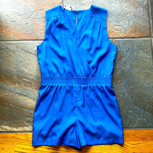 Woman’s Beautiful Bebe royal blue Romper - Picture 4 of 9